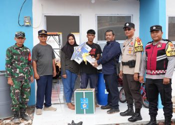 Warga Rempang, Suharti di fasilitasi oleh pihak BP Batam untuk pindah ke hunian baru di Tanjung Banun. (Foto: Humas BP).