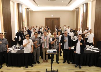 BP Batam dan para stakeholder hadir di acara FGD tentang pengelolaan infrastruktur dan sumber daya air terpadu, diadakan di Hotel Aston Batam, Selasa, 19 November 2024. (Foto: Humas BP Batam).