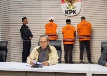 Wakil Ketua KPK Alexander Marwata gelar konferensi pers kasus korupsi di Pemprov Bengkulu. (Foto: Ist./detikcom).