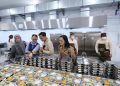Polri bersama Badan Gizi Nasional (BGN), serta Yayasan Kemala Bhayangkari (YKB) saat melakukan pemeriksaan saat uji coba kegiatan masak serta distribusi Makan Berrgizi Gratis - MBG. (Foto: Ist/Ferry Ed.).