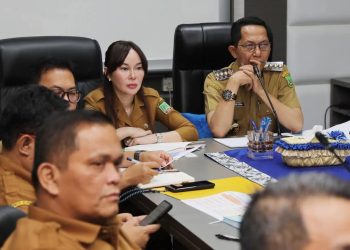 Wali Kota dan Wakilnya memimpin rapat gelar Operasi Pasar Murah jelang lebaran pada Senin, 3 Maret 2025. (Foto: Diskominfo).