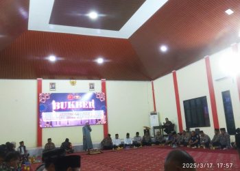 Ustadz Ngatourrahman Saat Menyampaikan Tausyiah Singkat di Aula Mapolres Natuna. (Foto: HMS./ Amin).