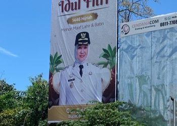 Baleho Bupati Natuna Tanpa Wabub Terpasang di Kota Batam. (Foto: HMS./ Amin).