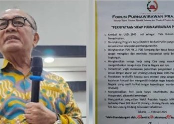Mayor Jenderal Purn. Dr. Saurip Kadi dan naskah pernyataannya. (Foto: Ist./ kanca69).
