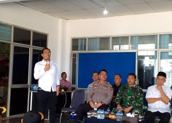 Anggota DPRD, Anwar Anas menjadi juru bicara di acara Jurmat Curhat di Sei Beduk, Jumat, 16 Mei 2025. (Foto: Ist./ RP).