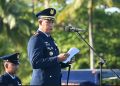 Komandan Lanud (Danlanud) RSA Kolonel Pnb, I Ketut Adiyasa Ambara, bertindak sebagai Inspektur Upacara di Main Apron Lanud RSA, Natuna, Provinsi Kepulauan Riau. (Foto: Pen. Lanud RSA./ Amin).