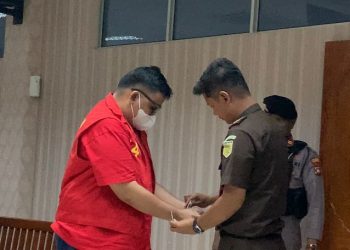 Satria Nanda saat selesai memberikan pembelaan di Pengadilan Negeri Batam, Senin, 2 Juni 2025. (Foto: HMStimes./Flavia Donella Bangun).