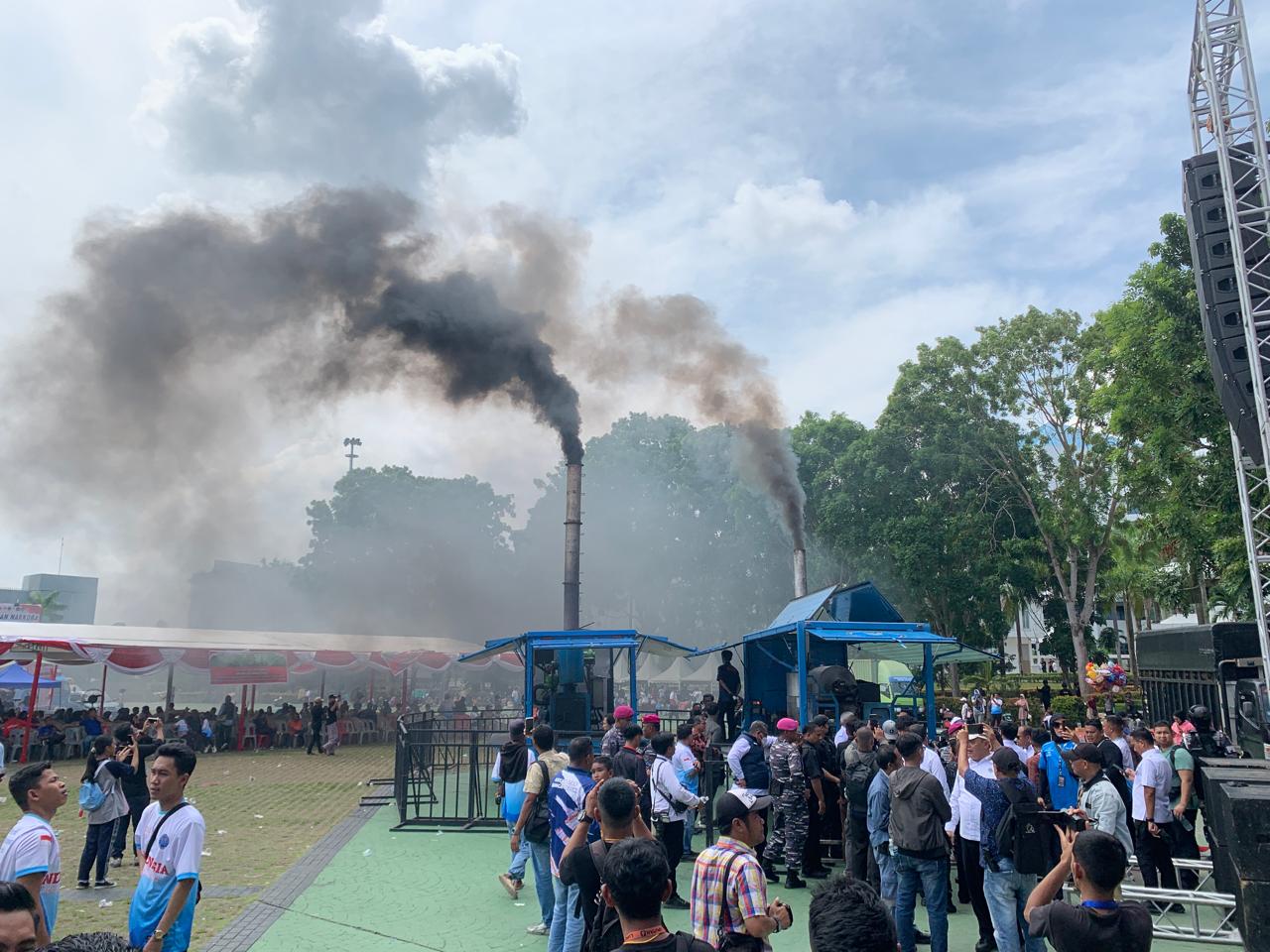 BNN Musnahkan Sabu di Alun-Alun Engku Putri Batam, Warga Tidak Pakai Masker
