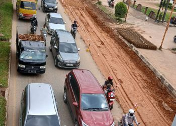 Perbaikan jalan di bawah JPO SP Plaza, Jl Letjen Suprapto, Sagulung. (Foto: Humas BP).