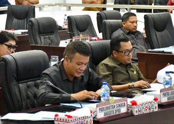 Wakil Bupati Samosir, Ariston Tua Sidauruk Sampaikan Nota Pengantar Rancangan KUA dan PPAS P-APBD T.A 2025. (Foto: Hendrikoh).