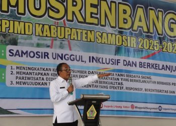 Wakil Bupati Samosir Ariston Tua Sidauruk saat Menyampaikan Visi-Misi RPJMD Kabupaten Samosir 2025-2029. (Foto: Hendrikoh).