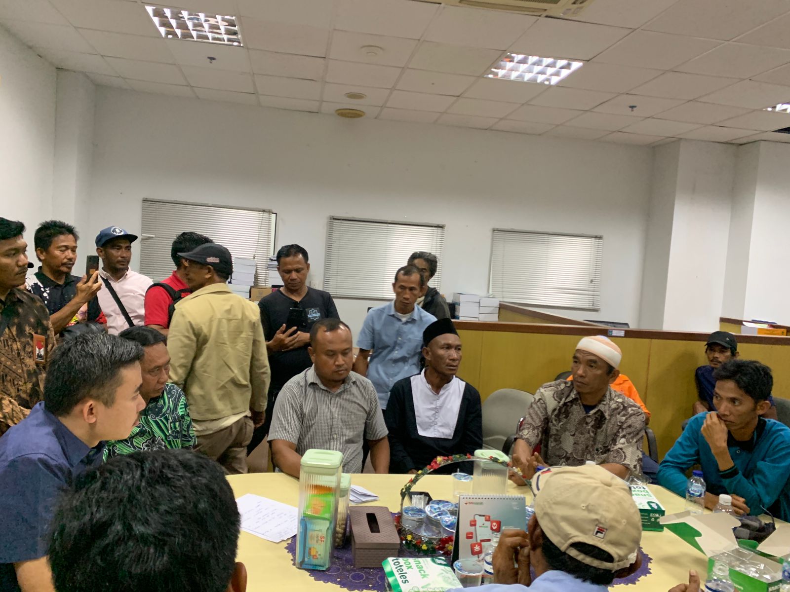 Suasana diskusi nelayan Nongsa dan Komisi I DPRD Kota Batam, Kamis, 2 Juli 2025.