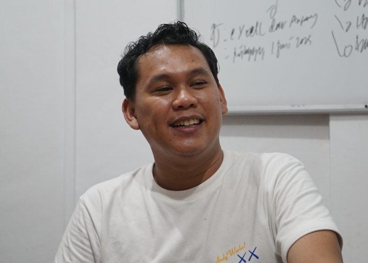 Praktisi Hukum sekaligus Akademisi Universitas Internasional Batam (UIB), Yopta Eka Saputra Tanwie, saat diwawancarai HMS, Rabu, 2 Juli 2025. (Foto: HMStimes./Putra Gema Pamungkas).