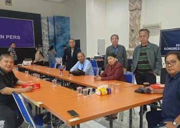 Panitia Pelaksana (Organizing Committee/OC) Kongres Persatuan PWI 2025 usai rapat di Dewan Pers untuk memastikan Balai Pelatihan dan Pengembangan Teknologi Informasi dan Komunikasi (BPPTIK) Kementerian Komunikasi dan Digital (Komdigi) di Cikarang, Kabupaten Bekasi,  akan menjadi tempat penyelenggaraan kongres. (Foto: Ist./Tb.Adhi).