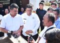 Gubernur Sumatera Utara Bobby Nasution Didampingi Bupati Samosir Vandico Timotius Gultom melakukan sidak ke PDAM Tirtanadi cabang Samosir. (Foto: Hendrikoh).
