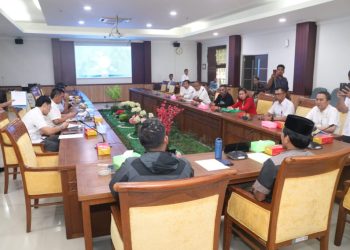 Rapat Dengar Pendapat tentang penutupan tempat hiburan malam di Aviari Batuaji. (Foto: Humas DPRD).