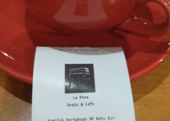 Struk pembayaran di sebuah restoran Kota Batam. (Foto: HMS).