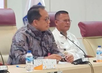 Wali Kota Prabumulih Arlan (baju putih) saat konferensi pers di Kantor Itjen Kementerian Dalam Negeri RI, Gambir, Jakarta Pusat, Kamis, 18 September 2025.(Foto: Ist./ KOMPAS.com).