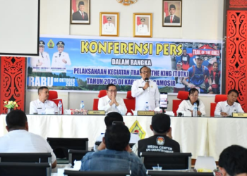 Wakil Bupati samosir,  Ariston mengajak seluruh insan pers di Kabupaten Samosir untuk berperan aktif menyukseskan TOTK melalui pemberitaan dan Promosi yang positif. (Foto: HMS./ Hendrikoh).