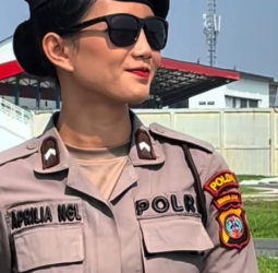 Anggota Poldasu Bripda Eka Putri Lumbang Tungkup Asal Samosir meraih Medali Emas Dalam Ajang Uzbekistan Kickboxing World Cup 2025. (Foto: Ist./ Tiktok Eka Putri).