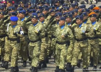 Pasukan Jenderal ikut Defile saat peringatan Hari Ulang Tahun (HUT) ke-80 Tentara Nasional Indonesia (TNI) di Lapangan Silang Monumen Nasional (Monas), Jakarta Pusat, Minggu, 5 Oktober 2025. (Foto: YouTube/Sekretariat Presiden).