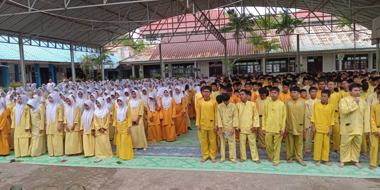 Penyuluhan P4GN kepada siswa-siswi di SMP Negeri 20 Tiban Koperasi Batam, Jumat, 28 November 2025. (Foto: Sekretariat IWO).
