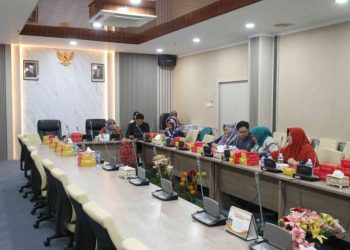 Rapat bahas tentang Kota Layak Anak. (Foto: Humas DPRD).