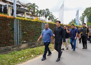 Wakil Menteri Koperasi dan UMKM RI, Helvi Yuvi Moraza saat berkunjung ke kawasan Jodoh Boulevard, Jumat, 9 Januari 2026. (Foto: Humas BP).