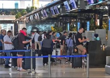 Suasana para calon penumpang di sebuah bandara  Pemerintah beri diskon tiket pesawat 17–18 persen untuk penerbangan 14–29 Maret 2026. Simulasi rute Jakarta –Denpasar hemat Rp372 ribu. (Foto: Ist./ Kementerian Perhubungan).