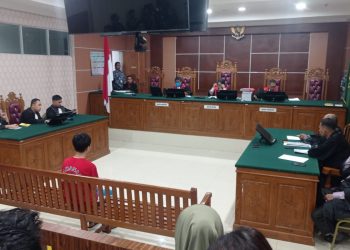 Fandhi Ramadhan saat menjalani persidangan di PN Batam (Foto: Putra Gema Pamungkas)