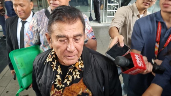 Ketua Umum Pemuda Pancasila (Ketum PP), Japto Soerjosoemarno  setelah diperiksa di KPK, 10 Maret 2026 (Foto: Ist./ detikcom).