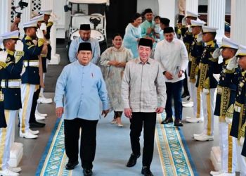 Jokowi bersama keluarga hadir dalam acara open house Presiden Prabowo di Istana Merdeka Jakarta. (Foto:
Ist./ Biro Pers Sekretariat Presiden).