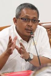 Anggota Komisi III DPRD, Suryanto soroti parkir liar depan PT Panasonic Batam. (Foto: Sekretariat DPRD).