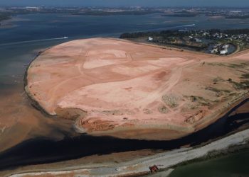 Aktivitas reklamasi yang dilakukan PT Batam Mas Puri terus berlangsung di pesisir Teluyk Tering, Kota Batam (Dok: NGO Akar Bhumi Indonesia)