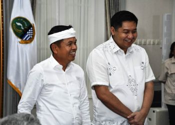 Gubernur Jawa Barat, Dedi Mulyadi (kiri) dan Menteri Perumahan dan Kawasan Permukiman (PKP), Maruarar Sirait. (Foto: Ist./ propertynbank).