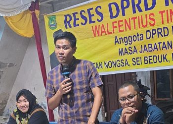 Anggota DPRD Kota Batam dari Fraksi Partai Golkar, Walfentius Tindaon A.Md, pimpin reses yang di gelar di Kelurahan Mangsang, Piayu. (Foto: Dok.pribadi).