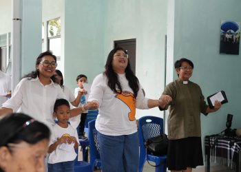Persekutuan doa BP Batam rayakan paskah di Graha lansia Titian Kasih di Rempang. (Foto: Humas BP).