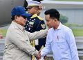 Presiden Prabowo Subianto (kiri) disambut Wapres Gibran Rakabuming Raka saat tiba di Lanud TNI AU Halim Perdanakusuma, Jakarta, Rabu, 15 April 2026. (Foto: Ist./presidenri.go.id).
