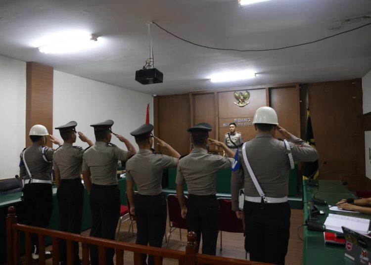 Empat bintara Polda Kepri saat menjalani sidang kode etik (Dok: Humas Polda Kepri)