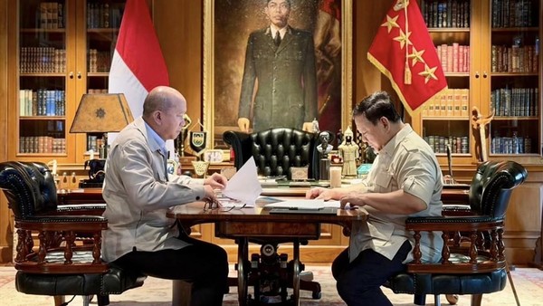 Pertemuan Presiden Prabowo Subianto dengan Menteri Investasi/Kepala BKPM sekaligus CEO Danantara, Rosan Roeslani. (Foto: Ist./dok. Instagram Rosan).