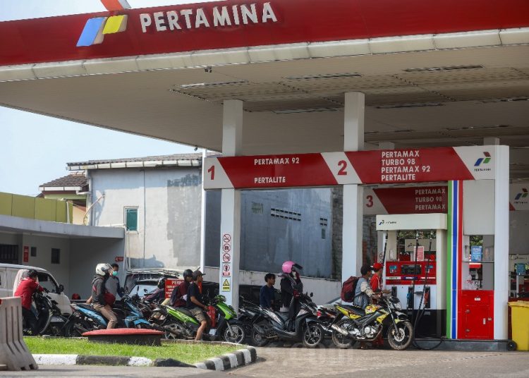 Satu Stasiun Pengisian Bahan Bakar Umum Pertamina saat layani kebutuhan BBM para pengendara sepeda motor di Jakarta.(Foto: Ist./ bisnis.com).