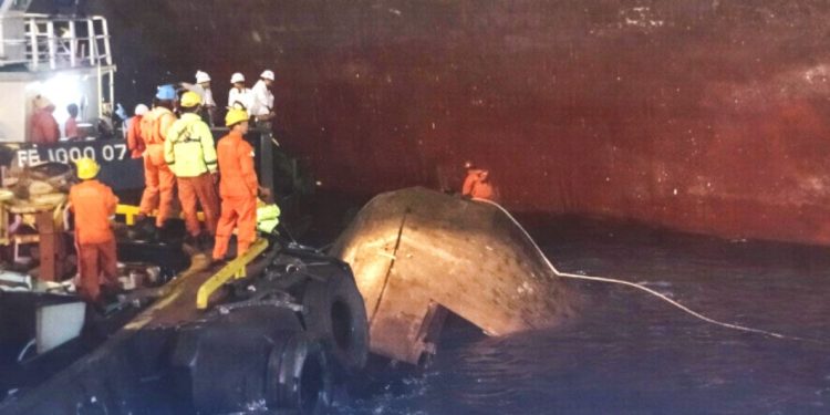 Tugboat Mega terbalik di PT ASL Shipyard (Dok: SAR Batam)