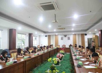Edukasi untuk para siswa-siswi tentang tugas DPRD. (Foto: Humas DPRD).