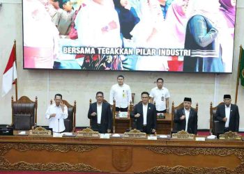 Laporan panitia khusus terhadap LKPJ Wali Kota. (Foto: Humas DPRD).
