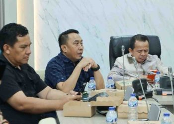 Rapat panitia khusus tentang ranperda LAM yang tertunda. (Foto: Humas DPRD).