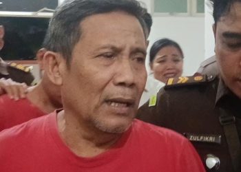Nakhoda Hasiholan Samosir saat menjalani persidangan di Pengadilan Negeri Batam. foto: tangkapan layar HMS.