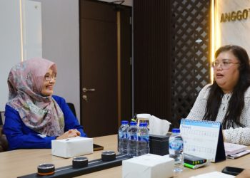 Anggota/Deputi Bidang Pelayanan Umum BP Batam, Ariastuty Sirait bersama Kepala Stasiun TVRI Kepulauan Riau, Yenni Marlinda kolaborasi semarakkan piala dunia 2026. (Foto: Humas BP).