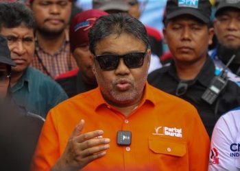 Presiden KPSI, Said Iqbal menyampaikan keterangan saat unjuk rasa di depan kantor Kementerian Ketenagakerjaan RI, Jakarta, Kamis, 7 Mei 2026. (Foto: Ist./ CNBC Indonesia).