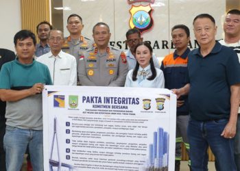 Penandatanganan pakta integritas bersama (Dok: Polresta Barelang)