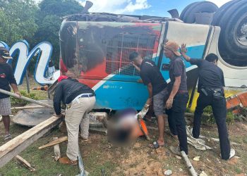 Kondisi bus dalam keadaan rusak berat setelah mengalami kecelakaan (Dok: Satlantas Polresta Barelang)